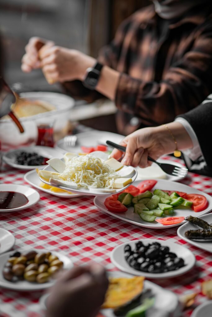 A colorful Turkish breakfast table with various dishes in Bursa, Türkiye.